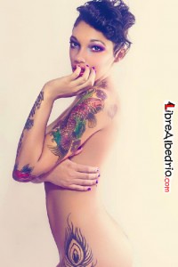 desnuda tatuada 2